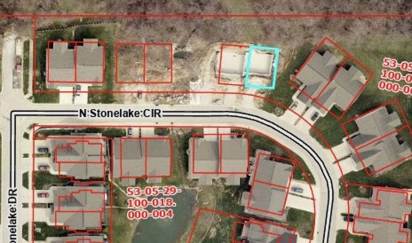 2nd image of 2462 N Stonelake Cir