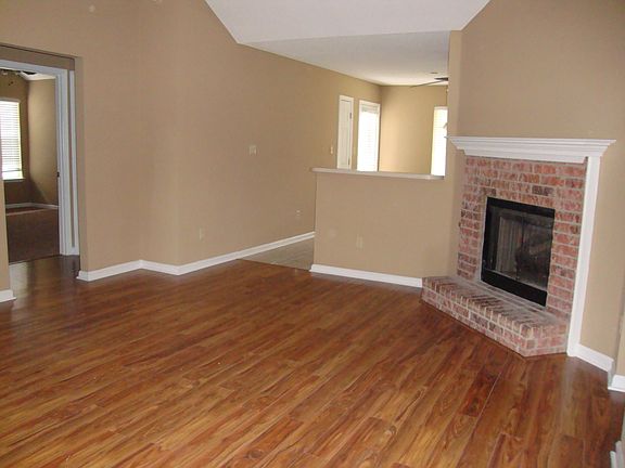 4th image of 7049 Ireland Dr