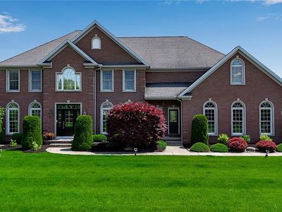 8200 Pinestone Ct, Williamsville, NY, 14221