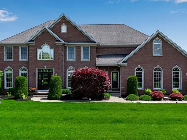 8200 Pinestone Ct, Williamsville, NY 14221
