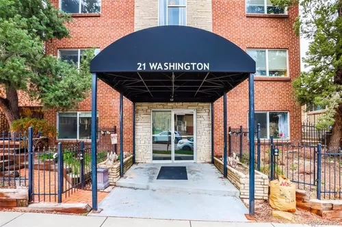 Front of building - 21 N Washington St #203