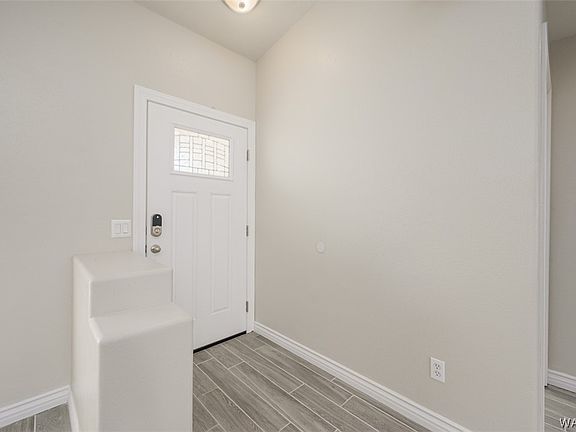 5th image of 2447 McCormick Boulevard