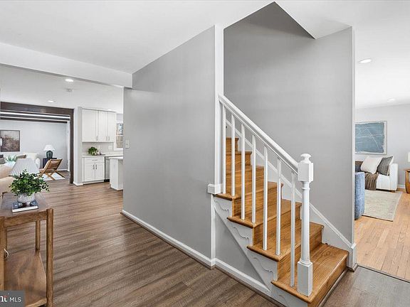 5th image of 13314 Vanessa Ave