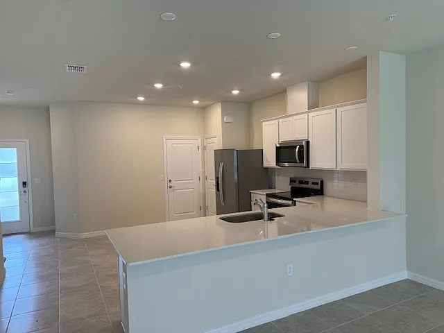 3 bed, 2.5 bath, 1782 sqft, $2,495 — Photo 3