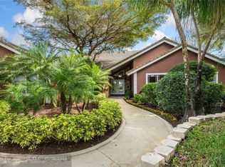6710 E Cypresshead Dr, Pompano Beach, FL 33067