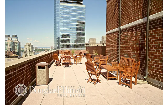 Sold by Douglas Elliman | media 17