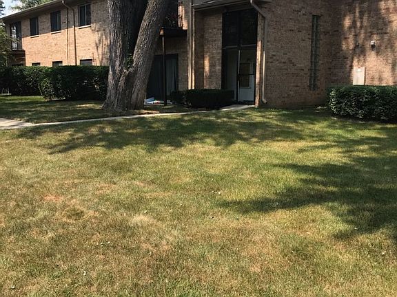 2nd image of 115 Lake St #7A
