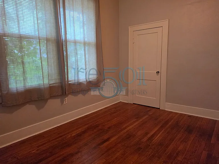 301 W 5th St — Photo 35