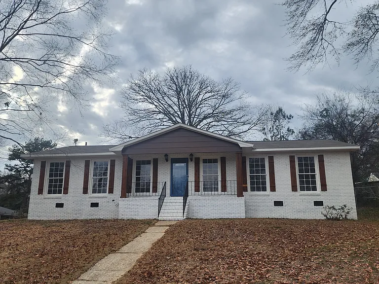 5401 Lichfield Rd — Photo 4