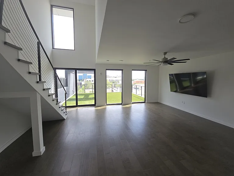 132 Mirror Lake Dr N #505 — Photo 22