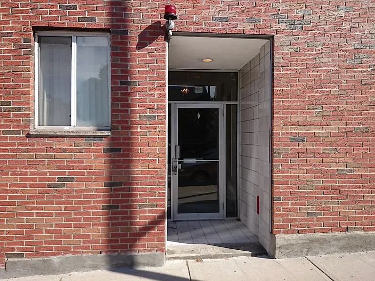 360 Market St #8 — Photo 8