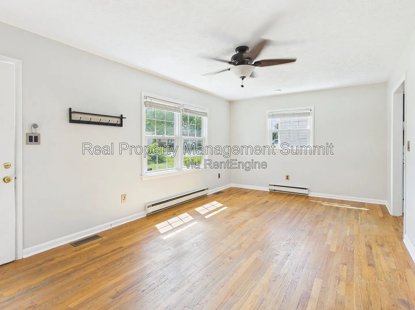 3 bed, 1.0 bath, 1020 sqft, $1,500 — Photo 4