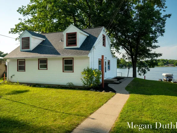 13665 Sunset Shores Dr NE, Cedar Springs, MI 49319