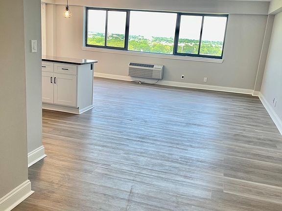 3rd image of 60 Parkway Dr E APT 14K