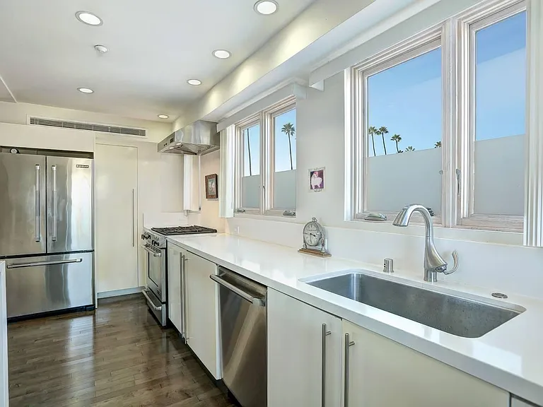 403 Idaho Ave #A — Photo 12