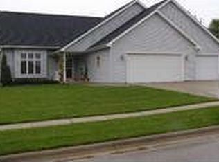 333 Oakview Cir, Oakfield, WI 53065