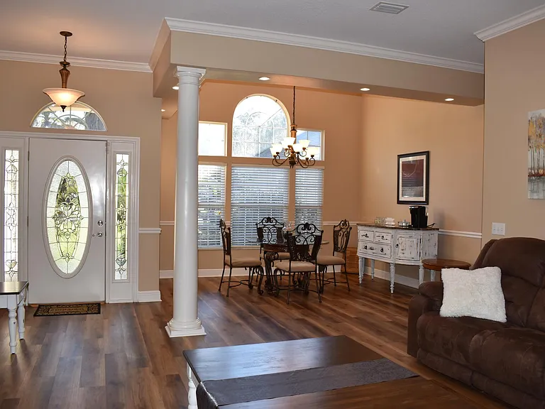 220 NW Kelly Lake Ct — Photo 3