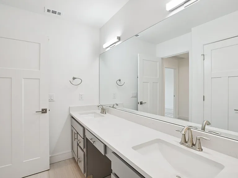 302 Tesla Cir — Photo 32