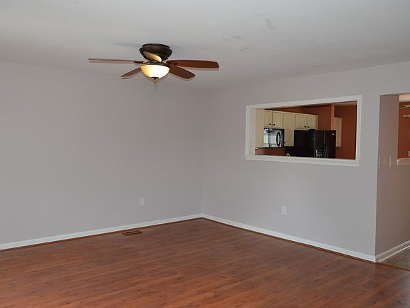 4th image of 557 Highland Towne Ln