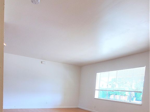 2nd image of 10567 Glenview Ave