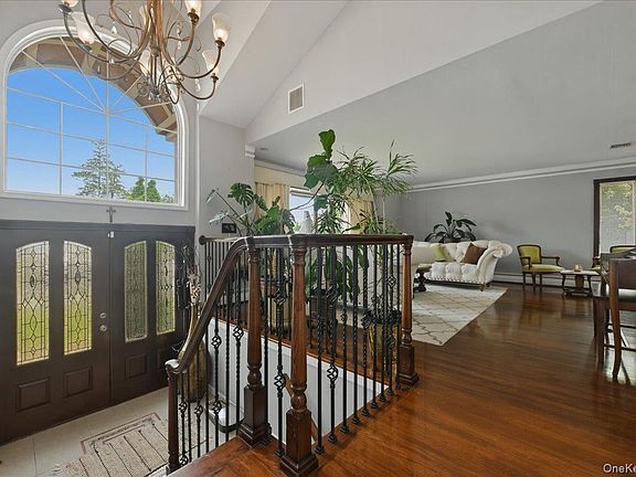 3rd image of 844 Park Lane