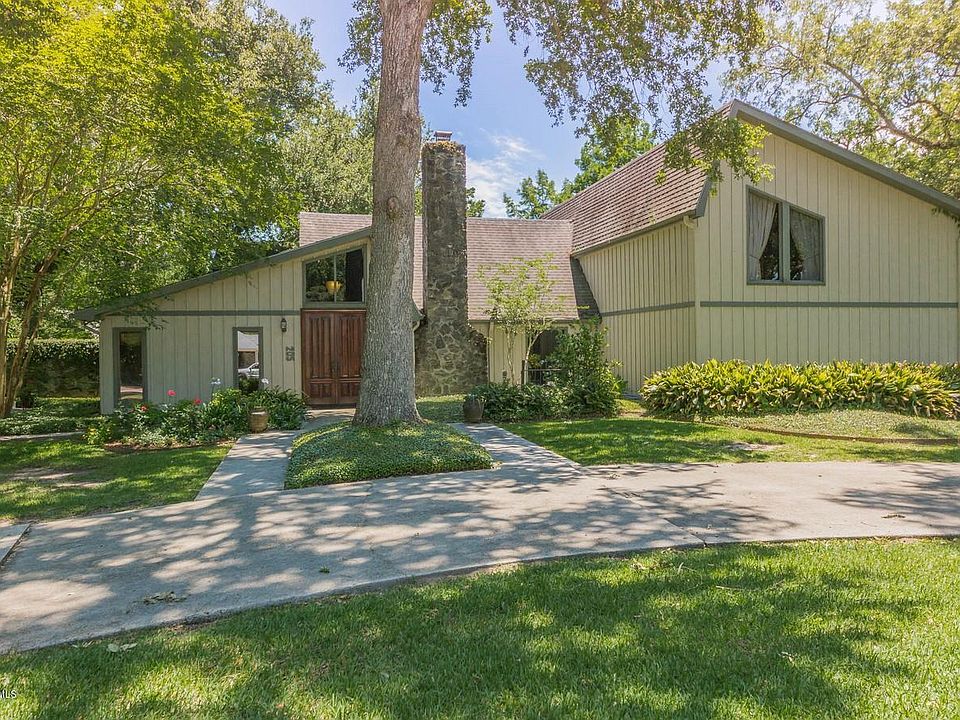 1st image of 205 Acacia Dr