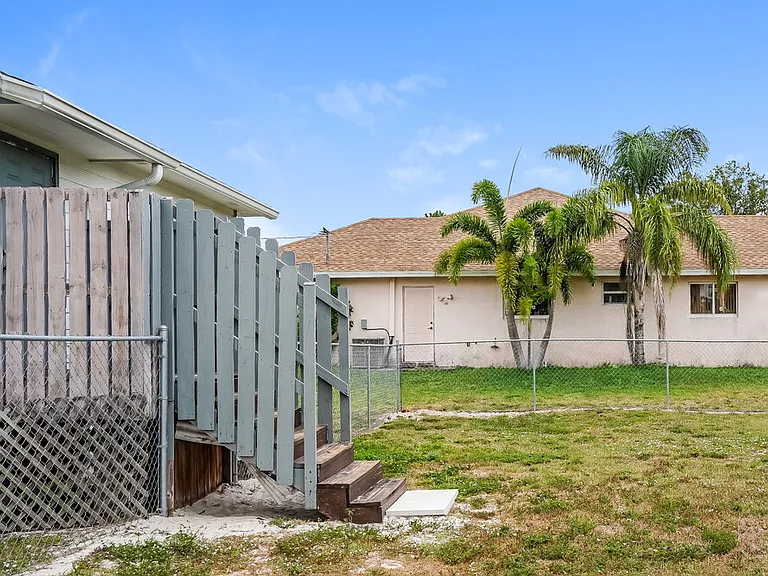 5407 3rd St W — Photo 15