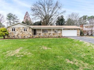 103 Antioch Dr, Oak Ridge, TN 37830