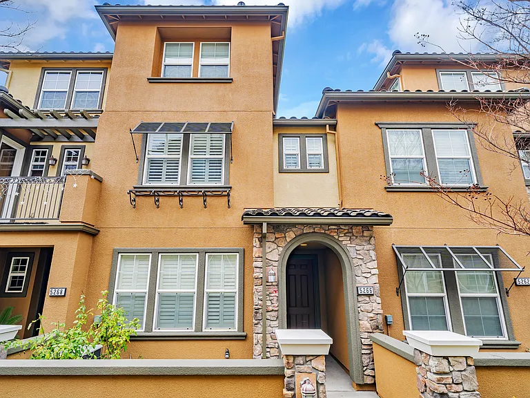 5266 Fioli Loop — Photo 1