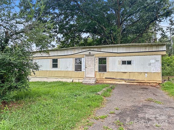 4th image of 407 Elizabeth Ln