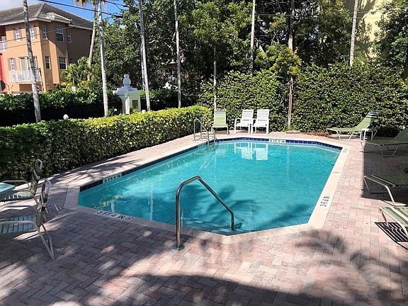 4th image of 2660 NE 8th Ave APT 317
