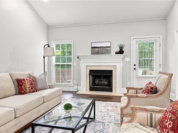 6025 Habersham Dr, Kernersville, NC 27284