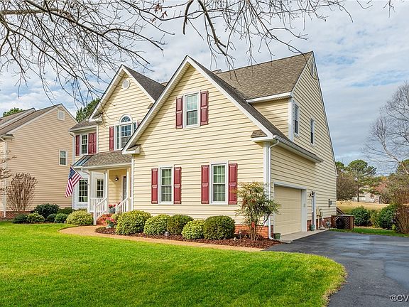 3rd image of 12141 Manor Park Dr