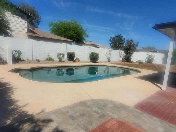 3rd image of 4828 E La Puente Ave