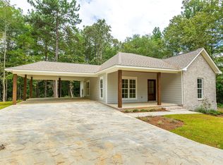 52 A Neal Dr, Seminary, MS 39479