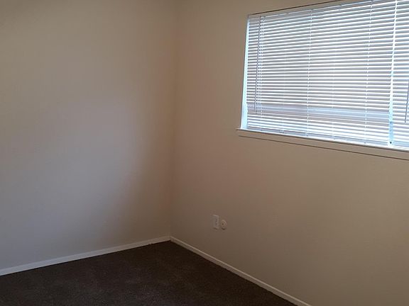 5th image of 1225 Edgewood Dr