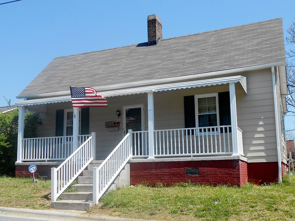 1st image of 605 Melville St