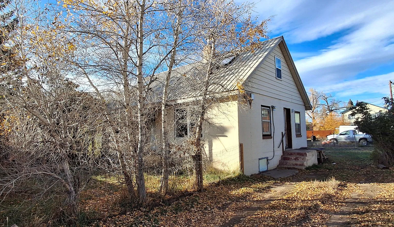 2 Bedroom stand alone home near the College — Photo 1