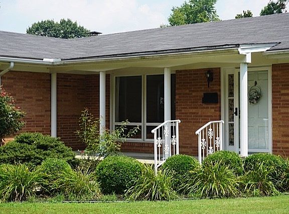 3rd image of 930 Wiltshire Dr