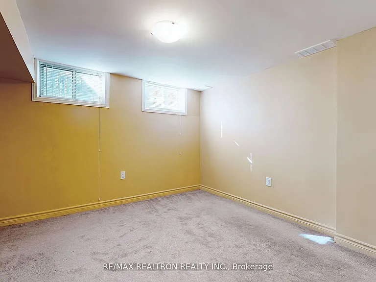 84 Santamonica Blvd #LOWER — Photo 18