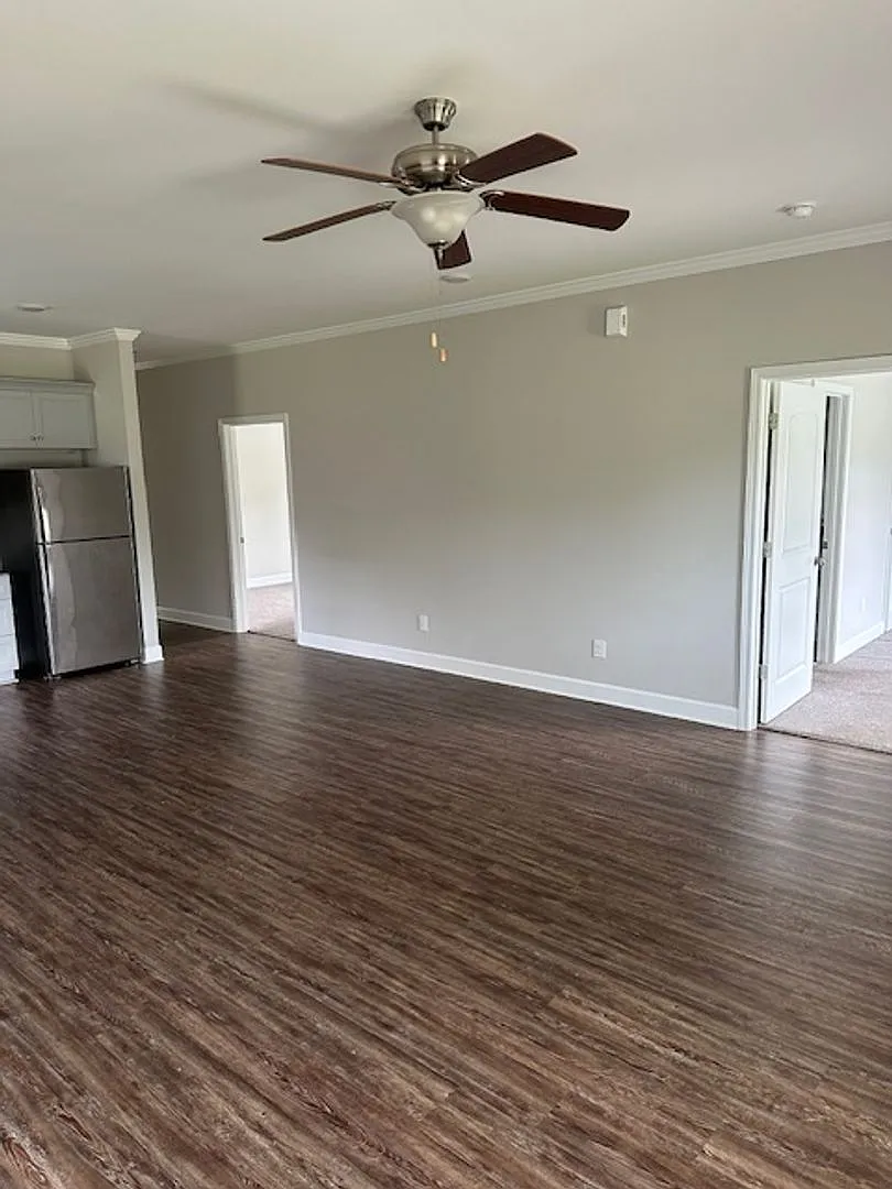 Leasing For Fall 2027 3 Bed/3.5 Bath Less Than Mile And Half From Campus — Photo 3