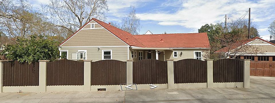 1st image of 2931 Land Park Dr