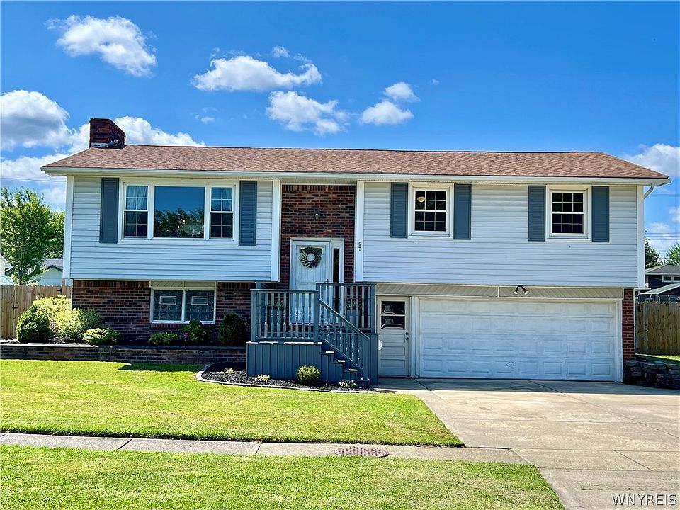 1st image of 67 Christopher Dr