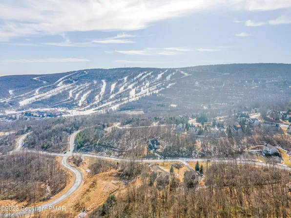 2200 Camelback Dr, Tannersville, PA 18372