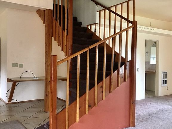 4th image of 412 N Sylvia St