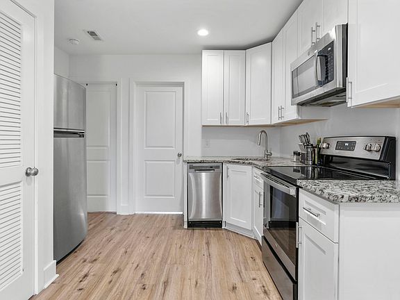 5th image of 2651 Salmon St Unit B