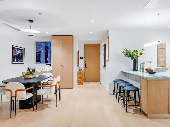 250 East 25th Street image 6 of 28