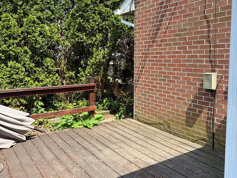 141 Octagon Ave — Photo 3
