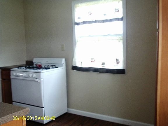 3rd image of 217 E Columbia St