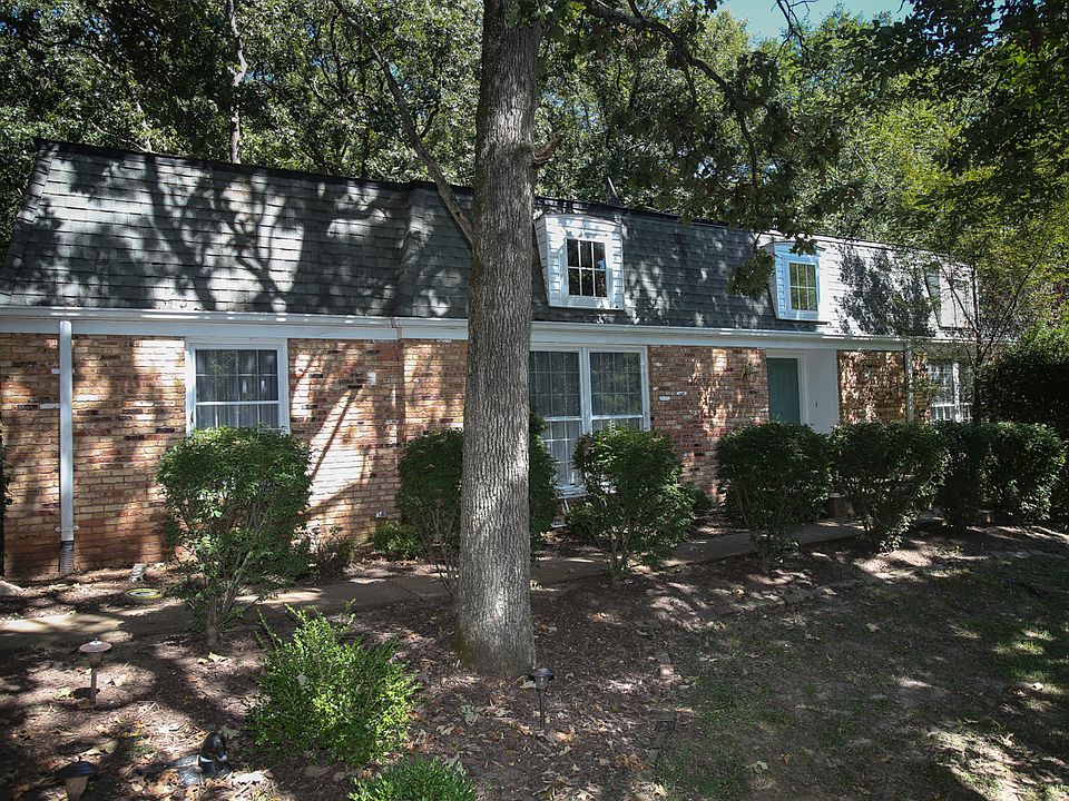 1st image of 1370 Forest Ave